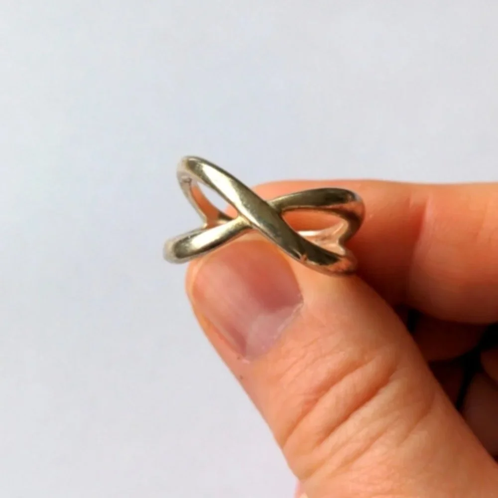 Designer Stella & Dot silver tone infinity ring, size 7.5-8 - Picture 5 of 5